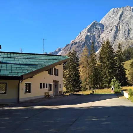 Apartment Hochkönig 6 *
